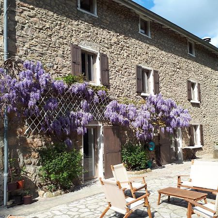 Un Jardin Secret Bed & Breakfast Yzeron Bagian luar foto