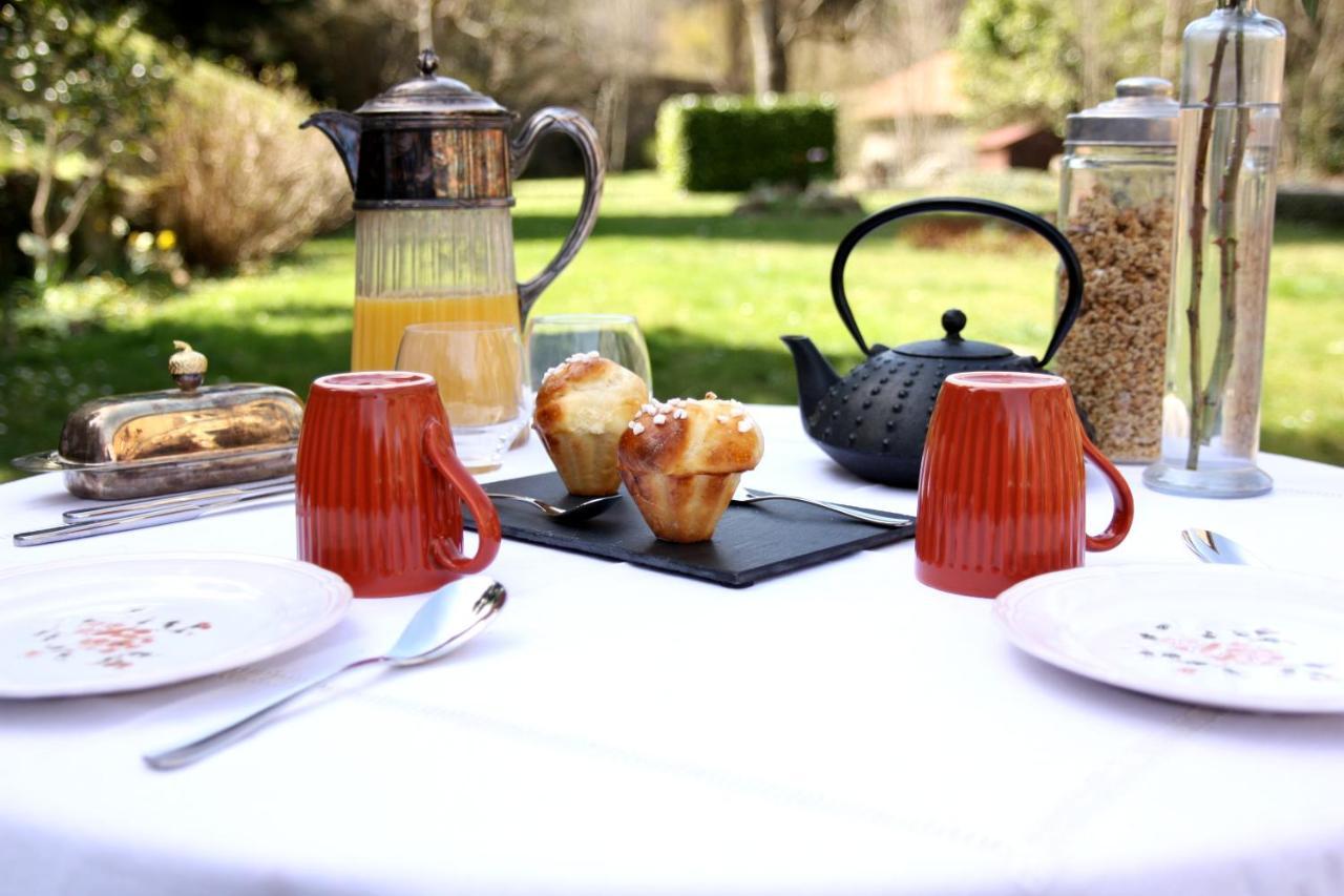 Un Jardin Secret Bed & Breakfast Yzeron Bagian luar foto