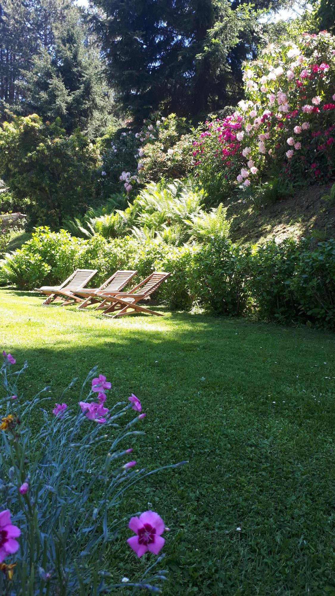 Un Jardin Secret Bed & Breakfast Yzeron Bagian luar foto