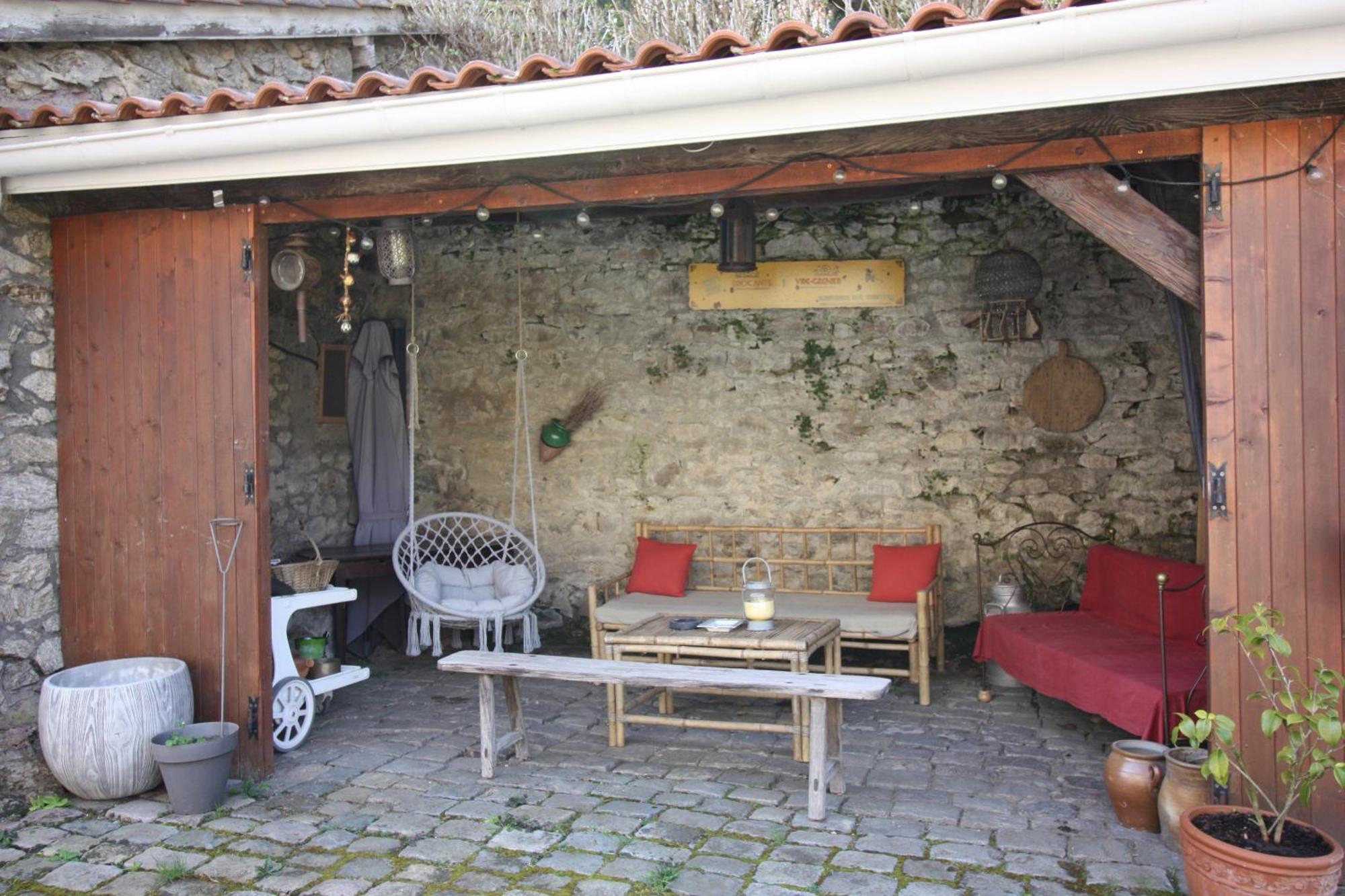 Un Jardin Secret Bed & Breakfast Yzeron Bagian luar foto