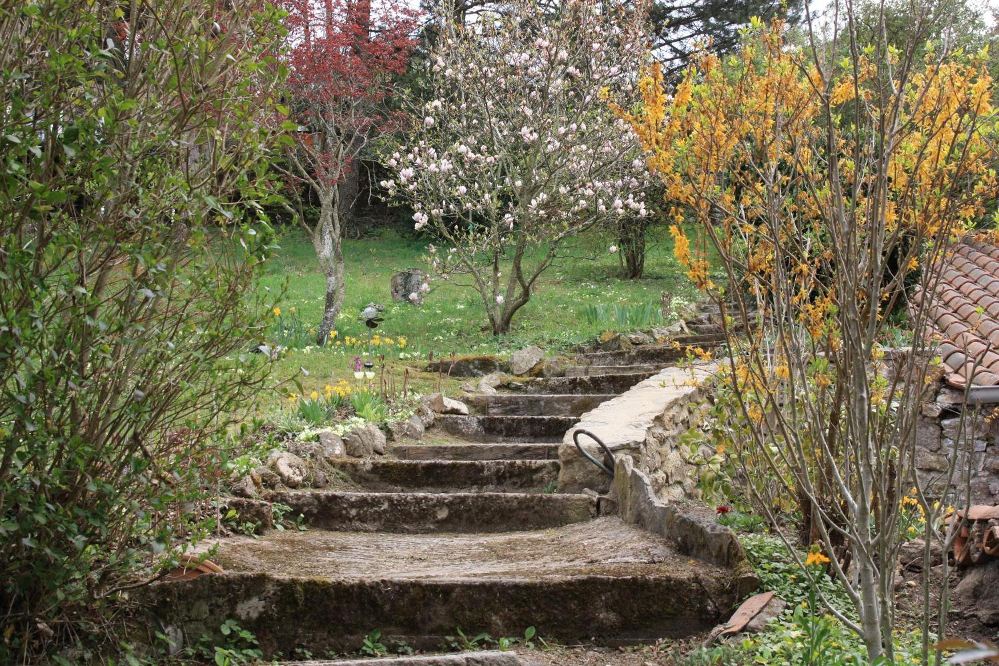 Un Jardin Secret Bed & Breakfast Yzeron Bagian luar foto