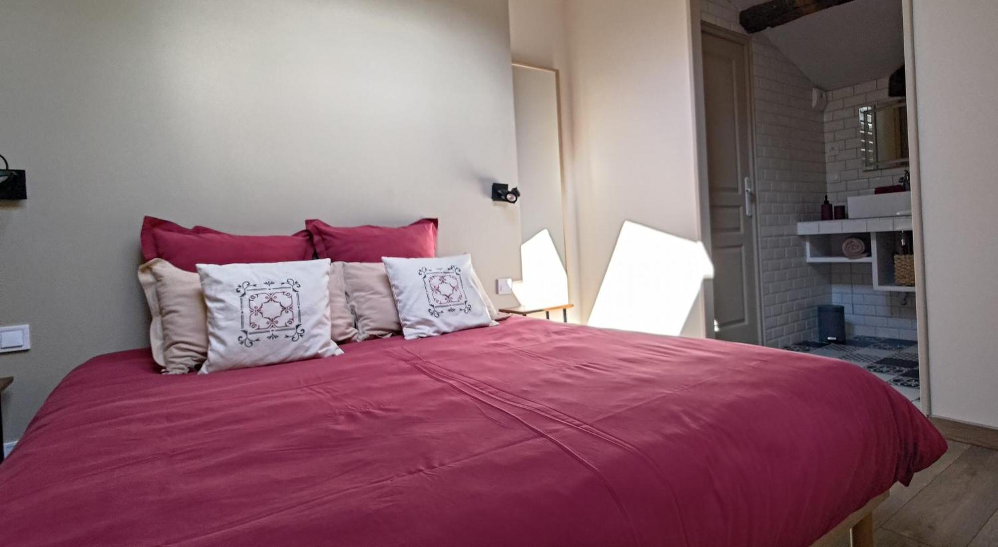 Un Jardin Secret Bed & Breakfast Yzeron Ruang foto